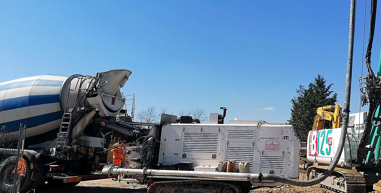 Mezzo d'opera Volvo della flotta MRG in cantiere