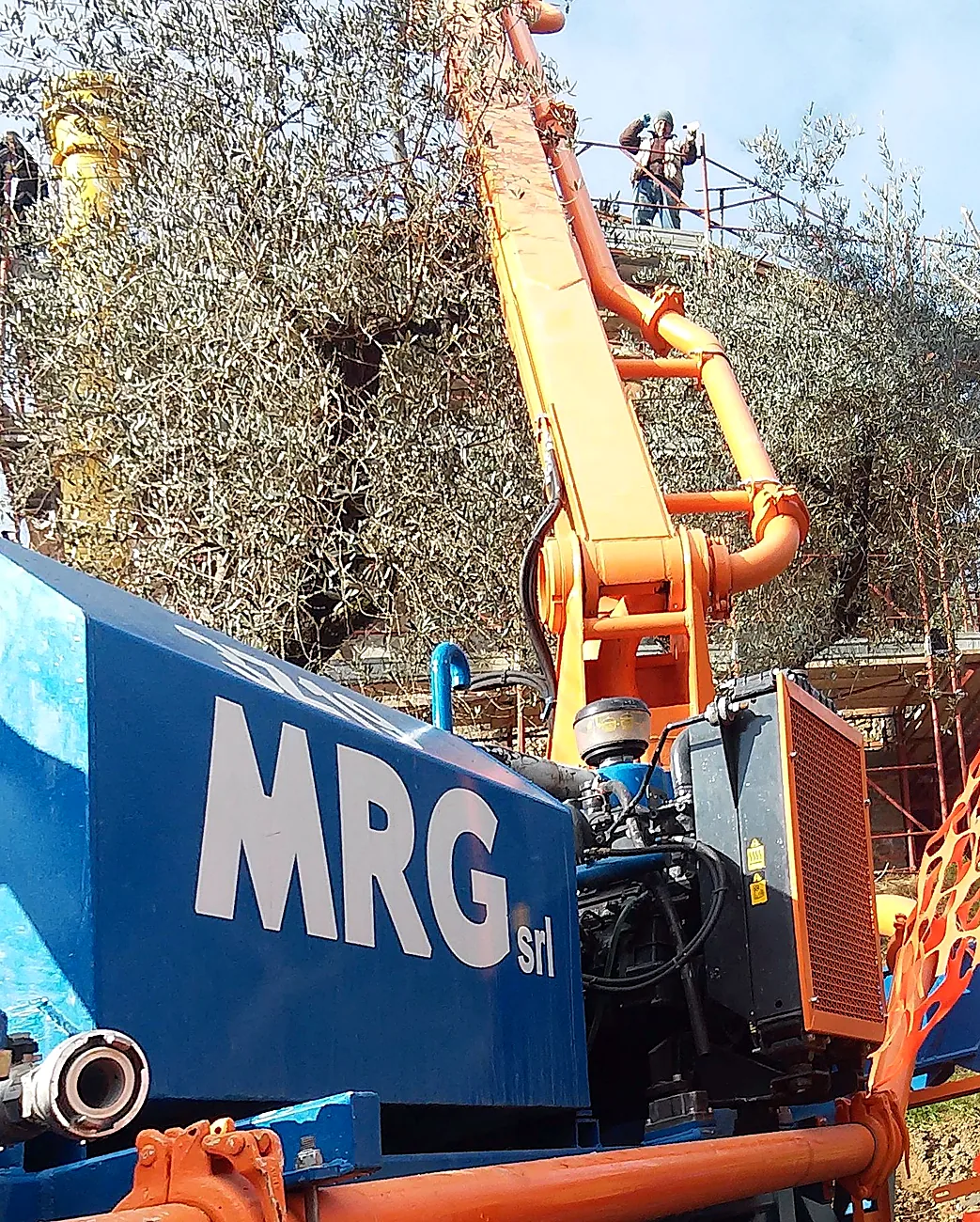 Pompa per calcestruzzo MRG pronta all'intervento