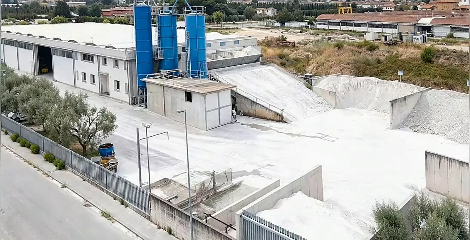 Veduta aerea dell'impianto di calcestruzzo MRG a Ponte Buggianese